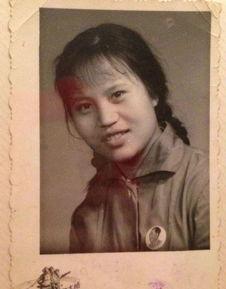 邓超的妈妈照片年轻,邓超妈妈年轻时的风华绝代